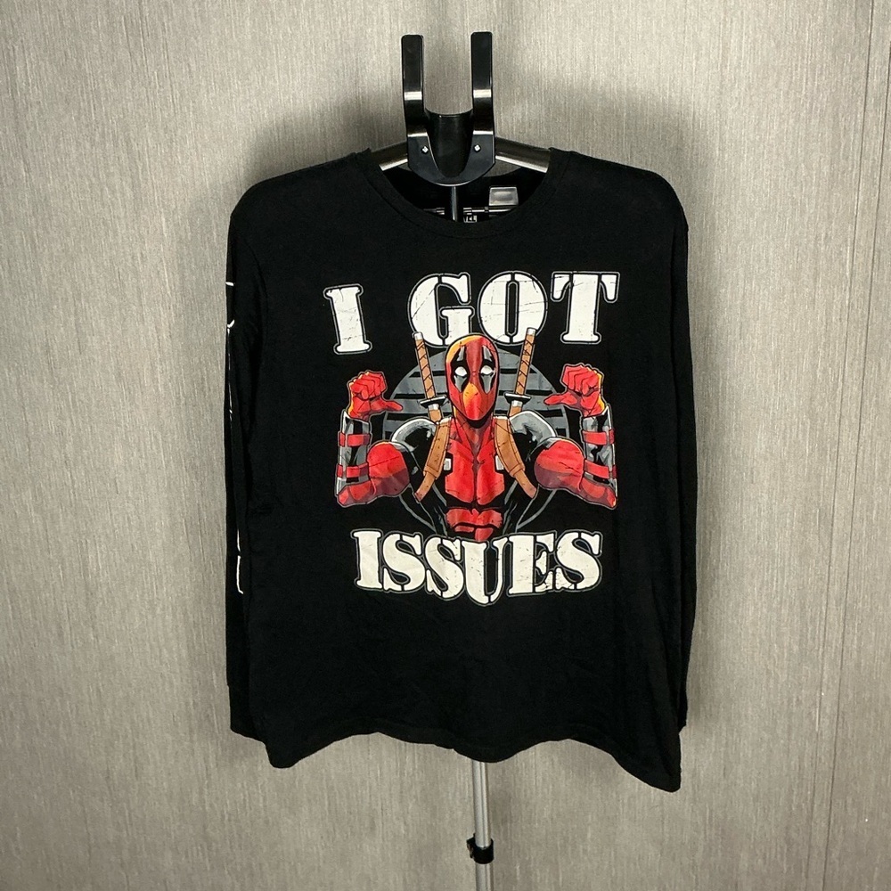 NWOT Black Long Sleeve Graphic Tee Size XL
